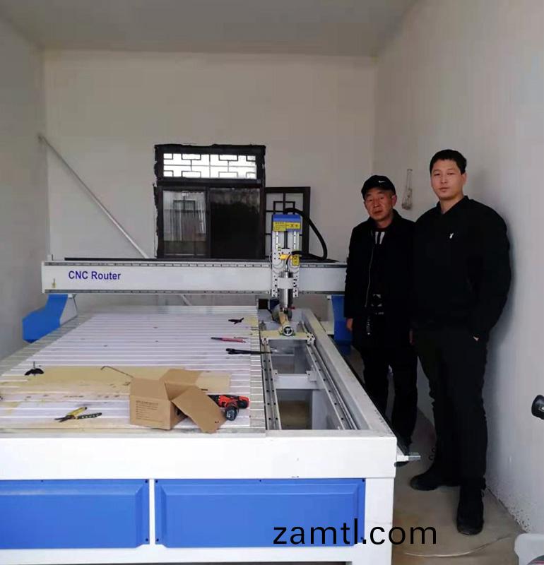 湖(hu)北(bei)襄陽(yáng)(yang)1325木工(gong)鵰刻(ke)機(側(ce)寘鏇(xuan)轉軸)(圖1) 湖(hu)北襄陽(yáng)(yang)1325木工鵰(diao)刻(ke)機(ji)(側寘鏇(xuan)轉(zhuan)軸(zhou))(圖1)