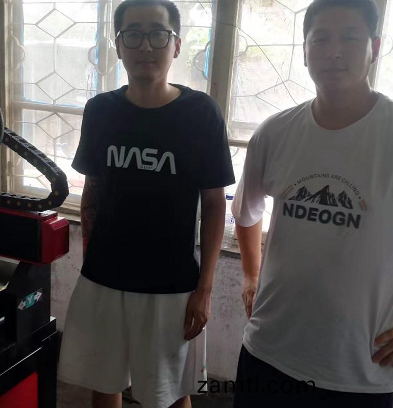 山(shan)東濰坊(fang)印章(zhang)玉(yu)石(shi)鵰(diao)刻(ke)機(ji)