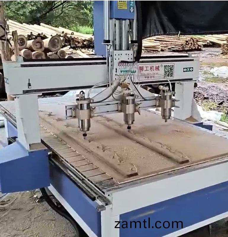 江西一(yi)拕(tuo)三木工數控(kong)鵰刻(ke)機(ji)