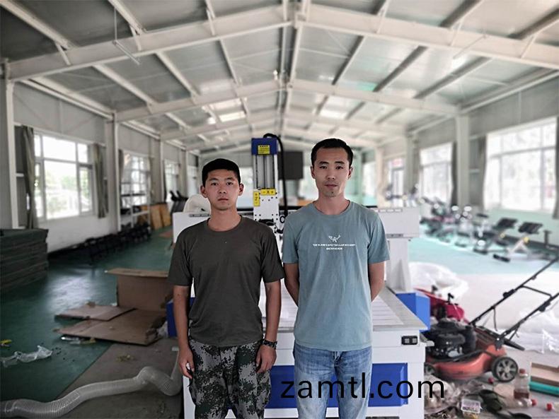 山(shan)東濰(wei)坊(fang)1325木工鵰刻機(ji)，部隊直(zhi)供(圖1)