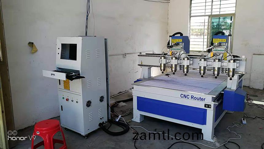 海南(nan)兩(liang)檯木工鵰(diao)刻(ke)機(ji)(圖2)